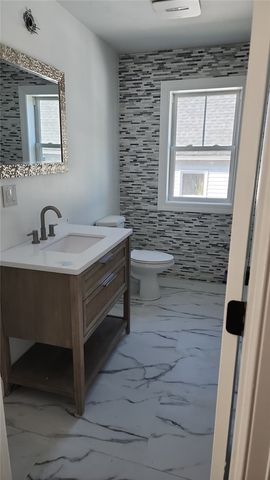 851 River Avenue, Providence, RI 02908