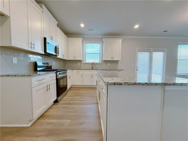 1450 Sunny Valley Lane, Braselton, GA 30517