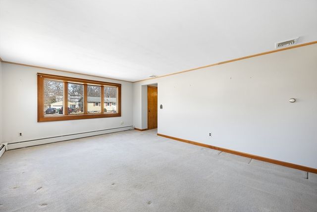 47 Boucher Cir, Chicopee, MA 01020