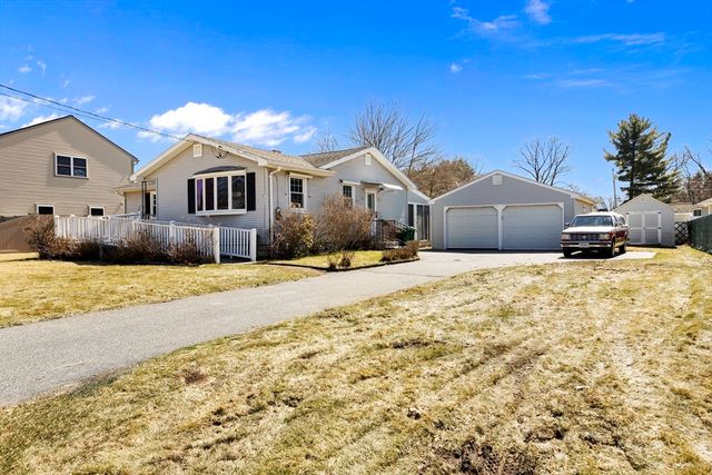 47 Boucher Cir, Chicopee, MA 01020