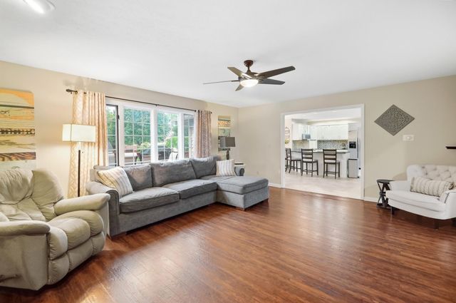 998 Brookwood Drive 998 Brookwood Drive, Troy, OH 45373