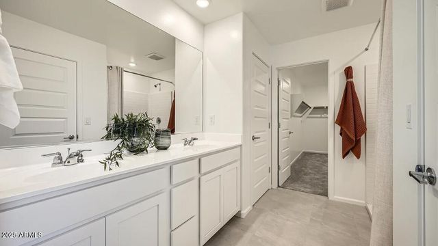 3265 E POMODORO Avenue, San Tan Valley, AZ 85143