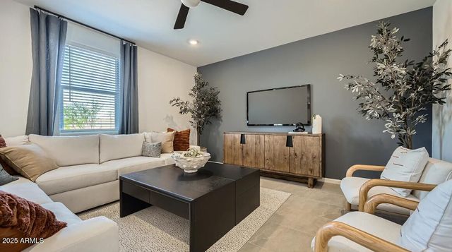 3265 E POMODORO Avenue, San Tan Valley, AZ 85143