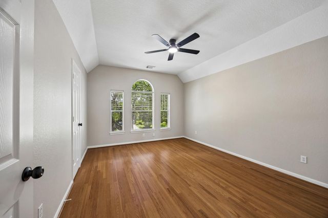 7535 Guinevere Drive, Sugar Land, TX 77479