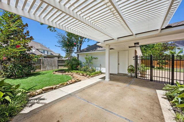 7535 Guinevere Drive, Sugar Land, TX 77479
