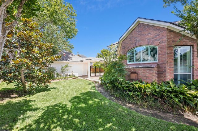 7535 Guinevere Drive, Sugar Land, TX 77479