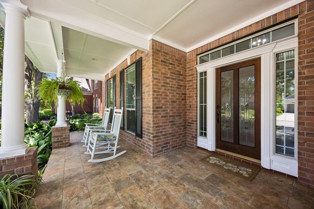 7535 Guinevere Drive, Sugar Land, TX 77479