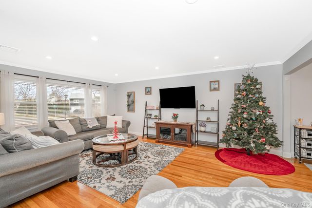 3738 Regent Lane, Wantagh, NY 11793