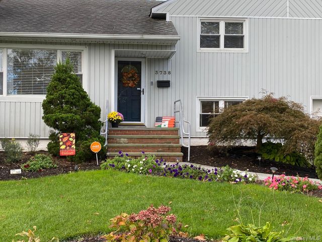 3738 Regent Lane, Wantagh, NY 11793