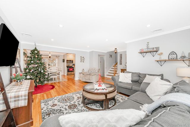 3738 Regent Lane, Wantagh, NY 11793