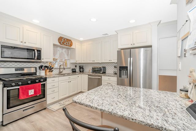 3738 Regent Lane, Wantagh, NY 11793