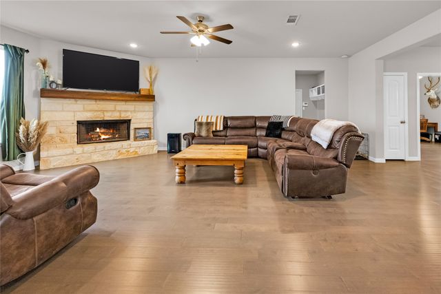 308 Olde Knoll Place, Rio Vista, TX 76093