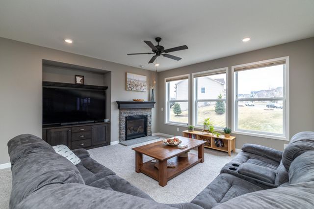 6598 Alverno Lane, Inver Grove Heights, MN 55077