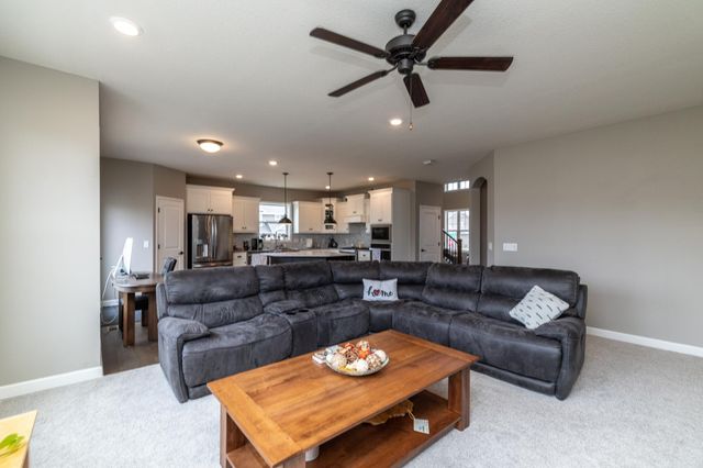 6598 Alverno Lane, Inver Grove Heights, MN 55077