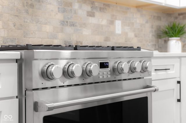 5166 Oak Ridge Trail, Columbus, IN 47201