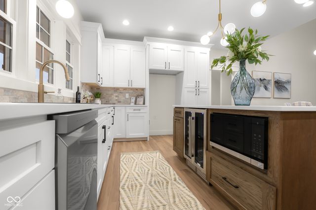 5166 Oak Ridge Trail, Columbus, IN 47201