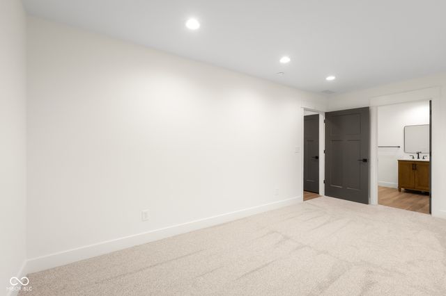 5166 Oak Ridge Trail, Columbus, IN 47201