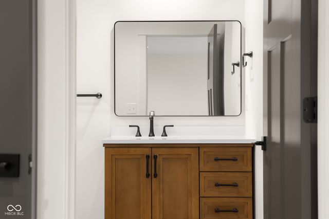 5166 Oak Ridge Trail, Columbus, IN 47201