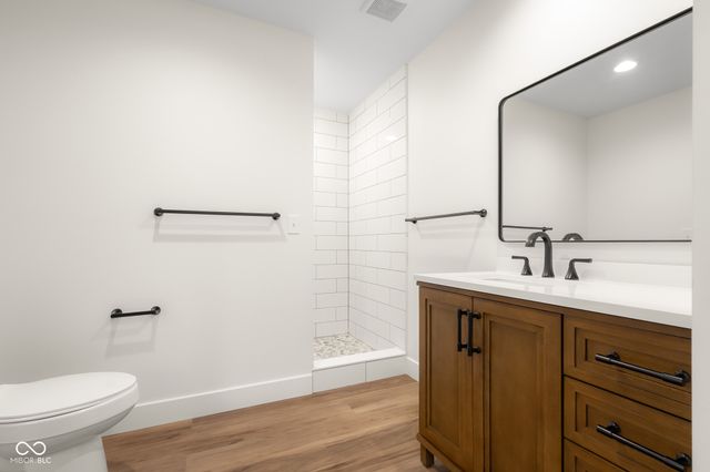 5166 Oak Ridge Trail, Columbus, IN 47201