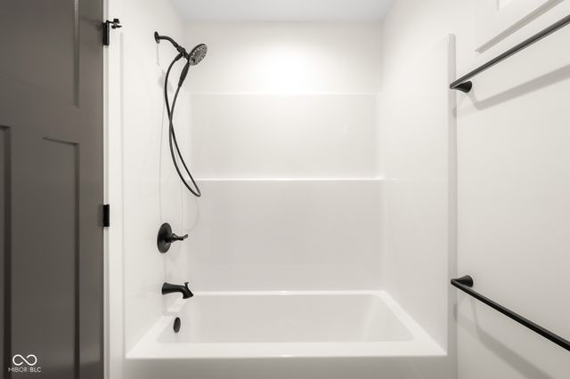 5166 Oak Ridge Trail, Columbus, IN 47201