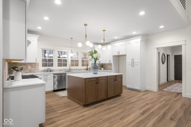 5166 Oak Ridge Trail, Columbus, IN 47201