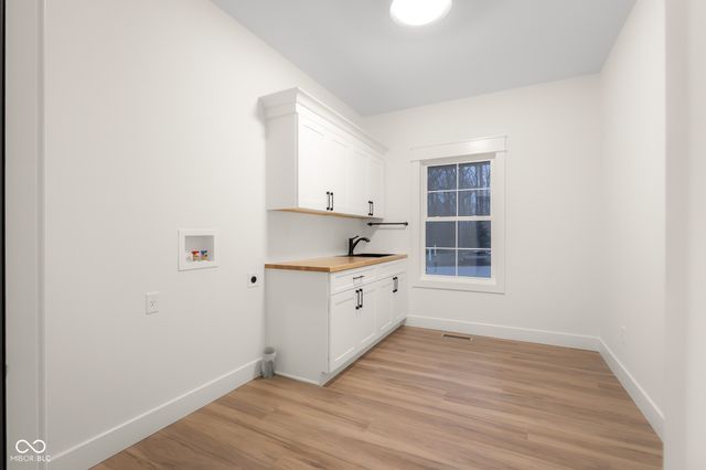 5166 Oak Ridge Trail, Columbus, IN 47201