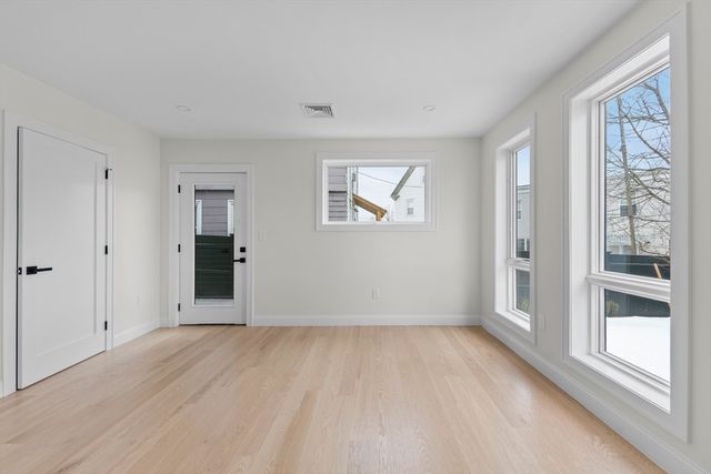 595 Broadway 303, Somerville, MA 02145