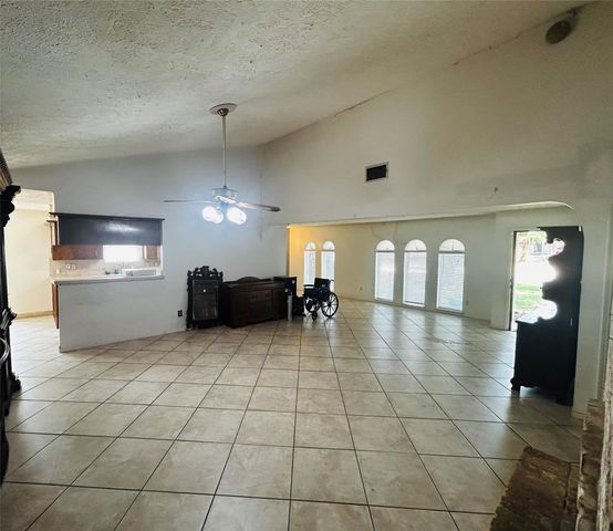 10715 Sagegreen Drive, Houston, TX 77089
