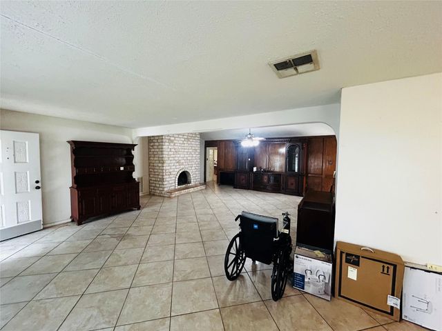 10715 Sagegreen Drive, Houston, TX 77089