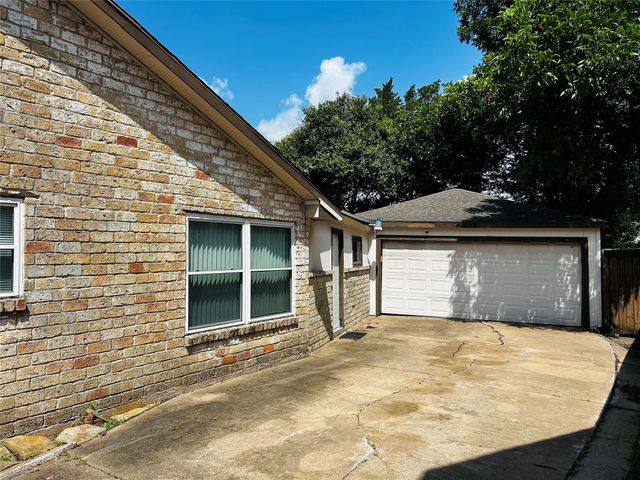 10715 Sagegreen Drive, Houston, TX 77089