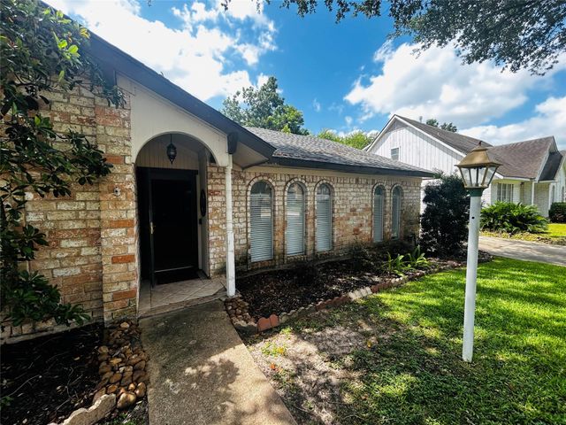 10715 Sagegreen Drive, Houston, TX 77089