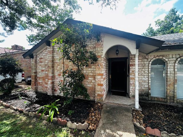 10715 Sagegreen Drive, Houston, TX 77089
