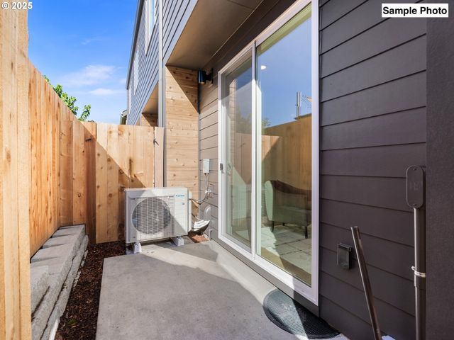 1869 Se Tacoma St 5, Portland, OR 97202