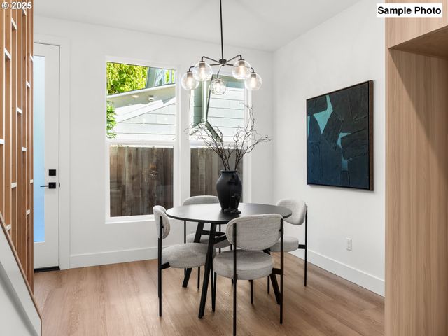 1869 Se Tacoma St 5, Portland, OR 97202