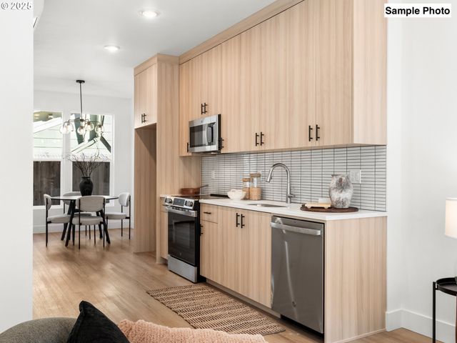 1869 Se Tacoma St 5, Portland, OR 97202