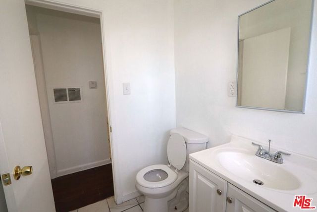 8150 Sepulveda Place 3, Panorama City, CA 91402