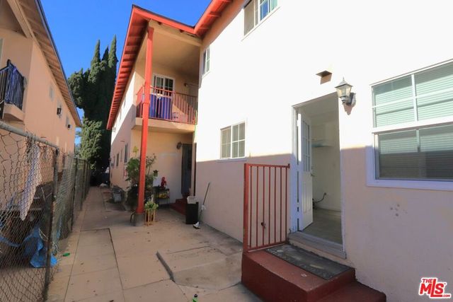 8150 Sepulveda Place 3, Panorama City, CA 91402