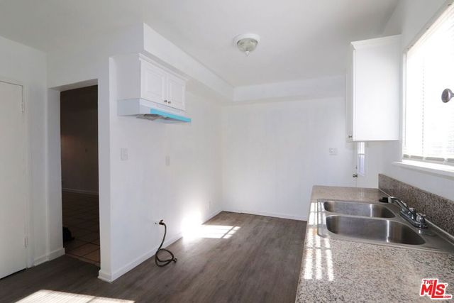 8150 Sepulveda Place 3, Panorama City, CA 91402