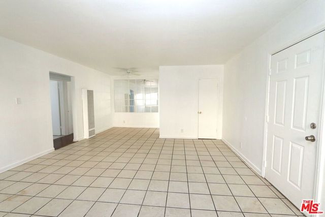 8150 Sepulveda Place 3, Panorama City, CA 91402