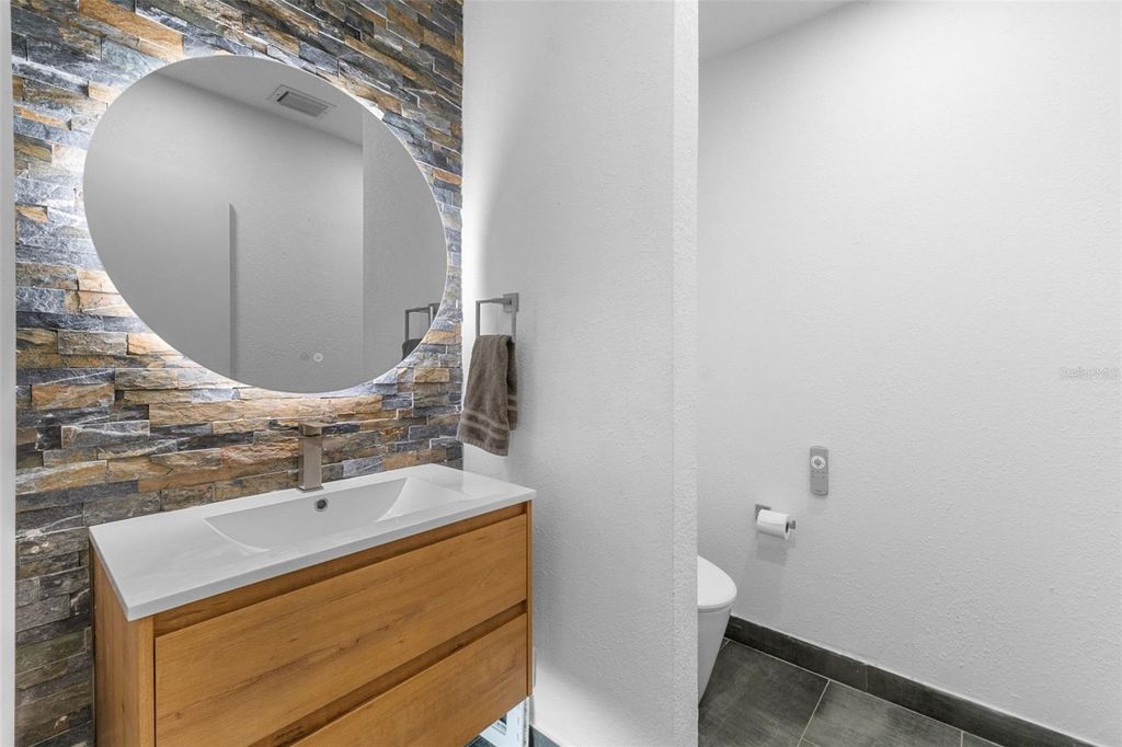 Image 33 of property listing at 1865 NORTH STREET, Longwood, FL 32750