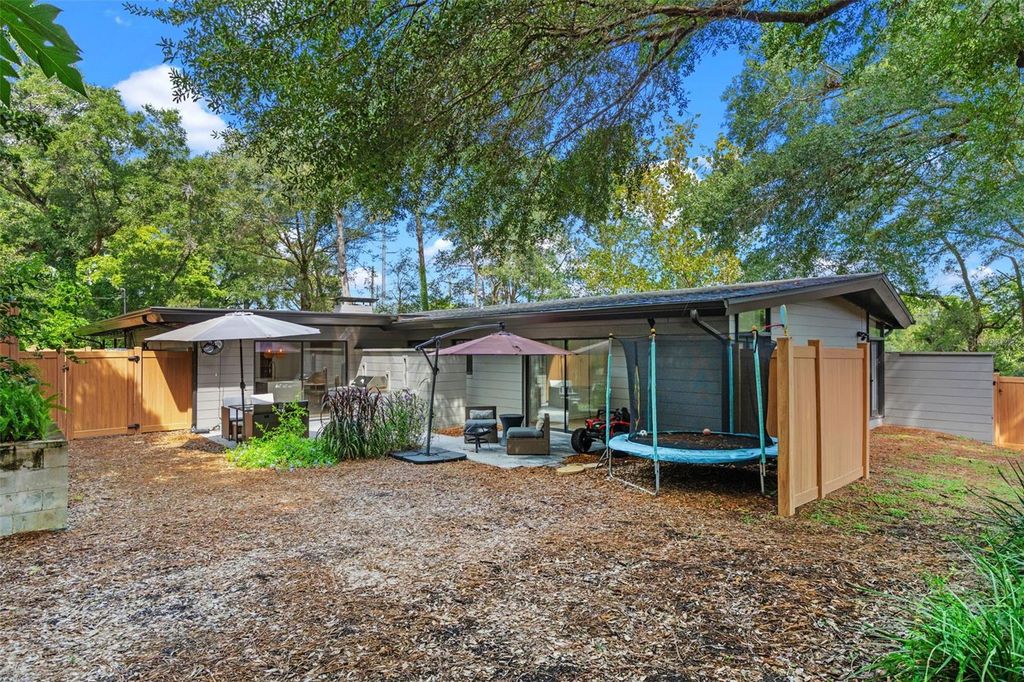 Image 40 of property listing at 1865 NORTH STREET, Longwood, FL 32750