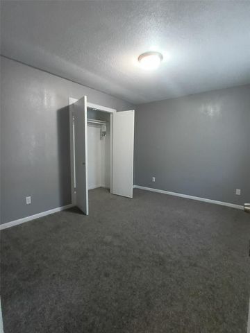 212 W Rose Drive, Midwest City, OK 73110