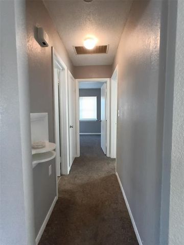 212 W Rose Drive, Midwest City, OK 73110