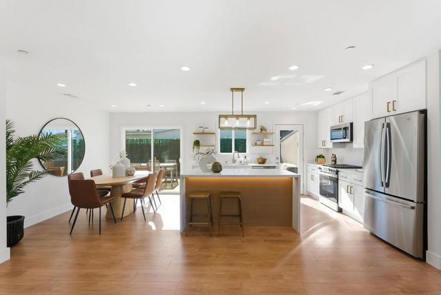 2512 Farrington Way, East Palo Alto, CA 94303