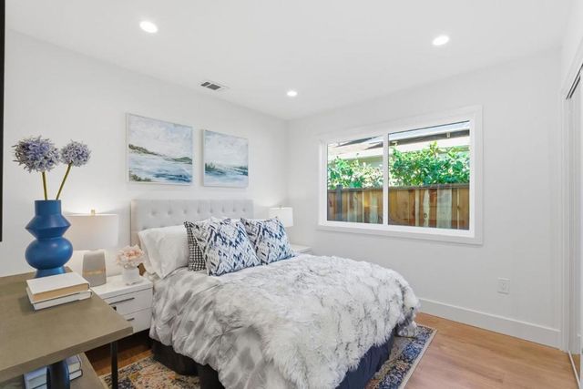 2512 Farrington Way, East Palo Alto, CA 94303