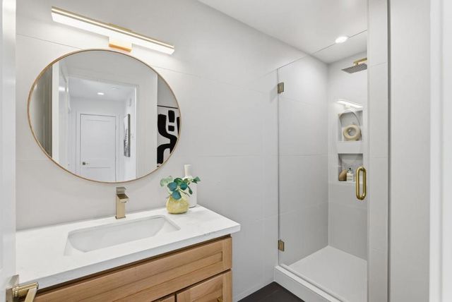 2512 Farrington Way, East Palo Alto, CA 94303