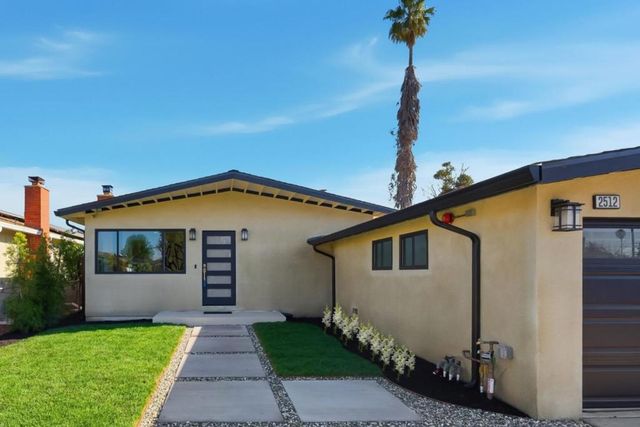 2512 Farrington Way, East Palo Alto, CA 94303