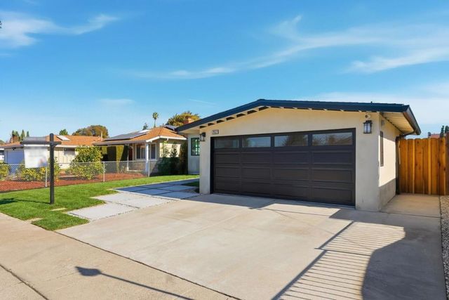 2512 Farrington Way, East Palo Alto, CA 94303