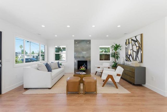 2512 Farrington Way, East Palo Alto, CA 94303