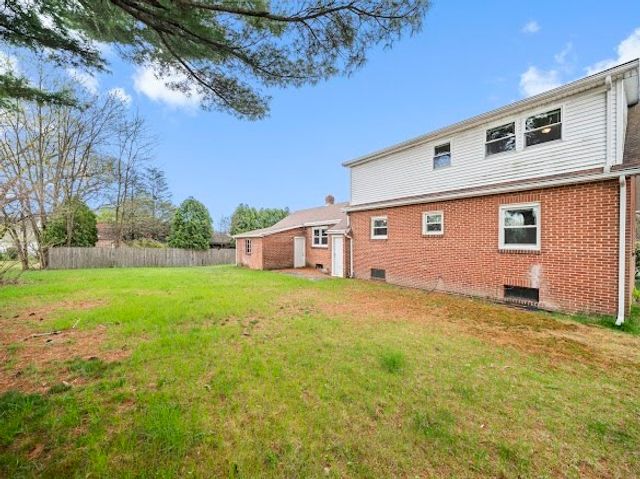 91 Haven Ave, Chicopee, MA 01013
